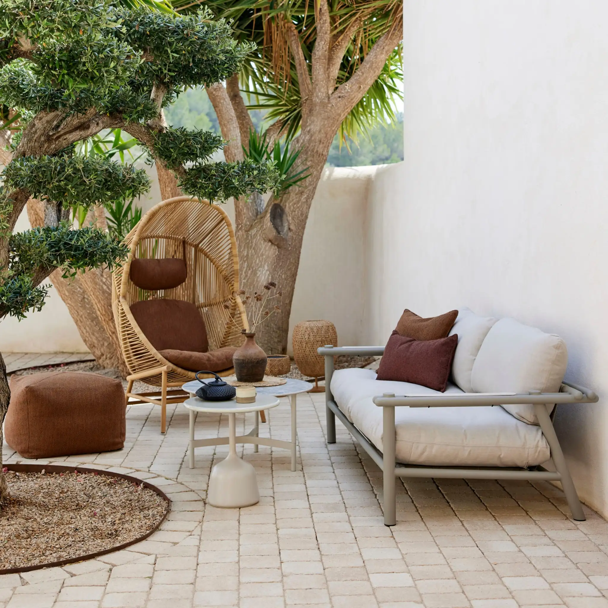 GLAZE Round Outdoor Coffee Table / Side Table - Stone & Aluminium - Image 9
