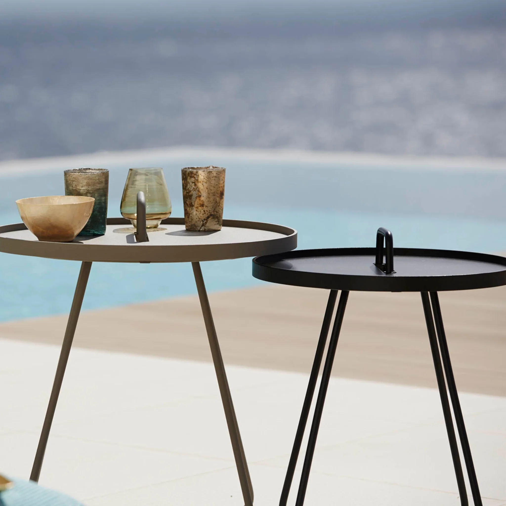 ON-THE-MOVE Outdoor Coffee Table / Side Table - Large - Image 6
