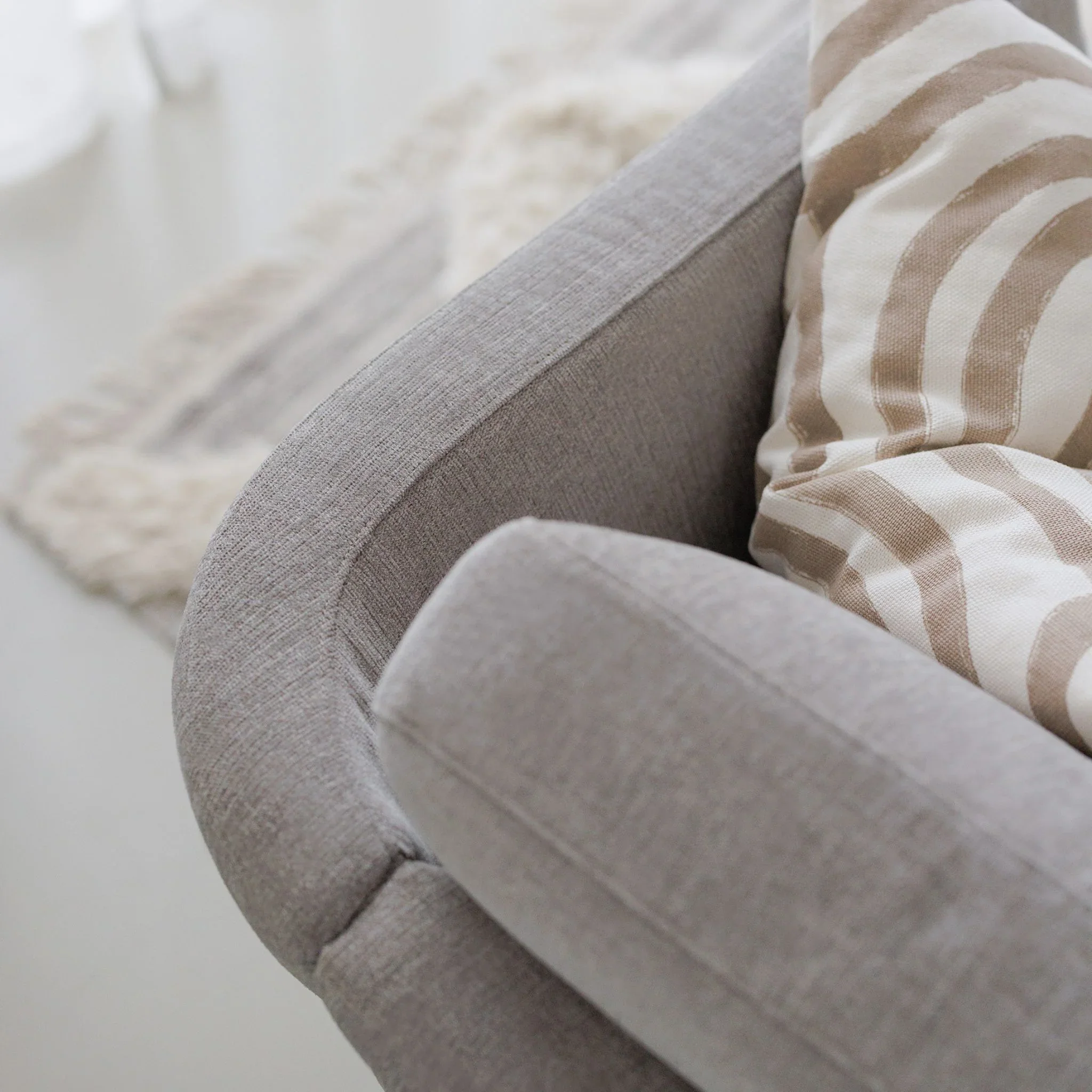 TIMJAN L-Shaped Chaise Longue Sofa - Image 4